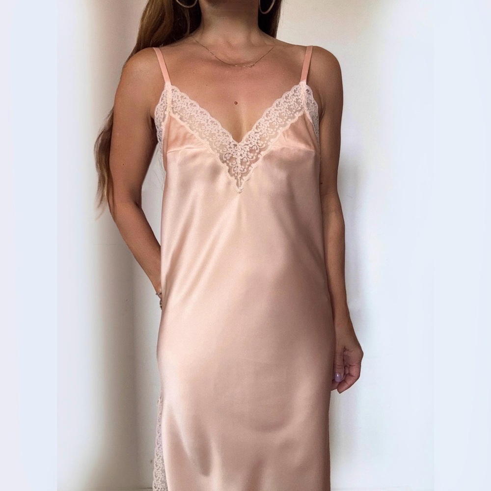 Dior Peach Satin Chemise with Lace - Picture 6 of 7